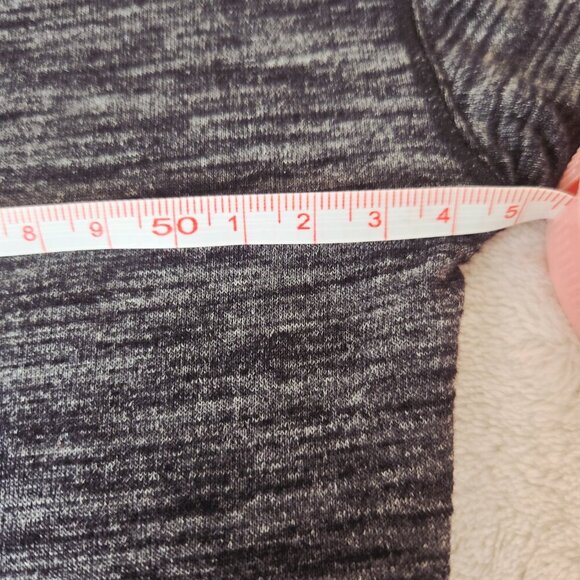 Lululemon Run It Out Tee Heathered Black Size 8 - Picture 8 of 9